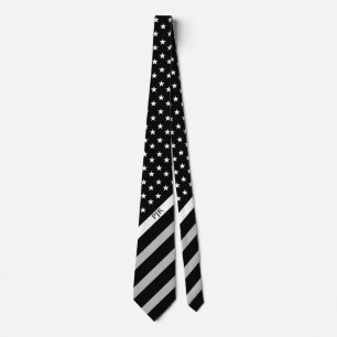Tunn vit fodrar amerikanska flagganmonogramen för slips