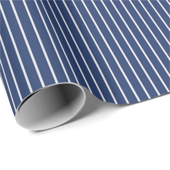 Tunn vita randiga ränder på mörkblått presentpapper (Rullad Hörn)