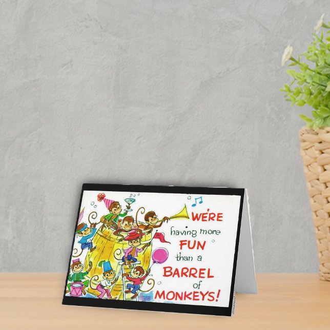 Tunna med apor kul notkort kort (Yellow barrel full of monkeys with horns and party hats balloons on notecards.)