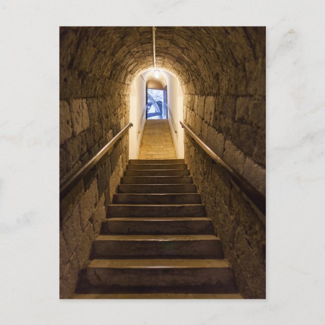 Tunnel till en gammal saltgruva vykort (Framsida)