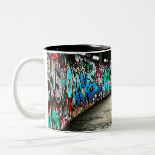 Tunnelbanan graffiti art Två-Tonad mugg