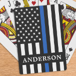 Tunt Blue Line Personlig Polischef Casinokort<br><div class="desc">Tunt blått kort - amerikansk flagga i Police Flagga färg, modern svart blå design . De här Thin Blue Line-spelkorten är en perfekt för en gåva till en tillsatta lagar pension, polisens studenten-gåvor, minnesevenemang och en underbar gåva till din favoritpolis. Ett roligt polisspel, eller polisspel i pension party, får personlig...</div>