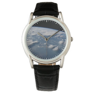 Tunt i jordens ängar vid södra Borneo. Armbandsur