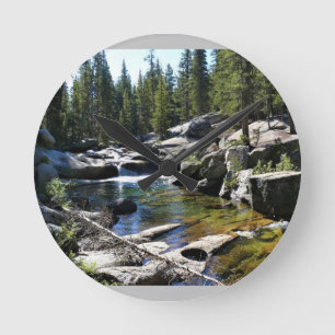 Tuolumne River in Tuolumne Meadows, Yosemite, CA Rund Klocka
