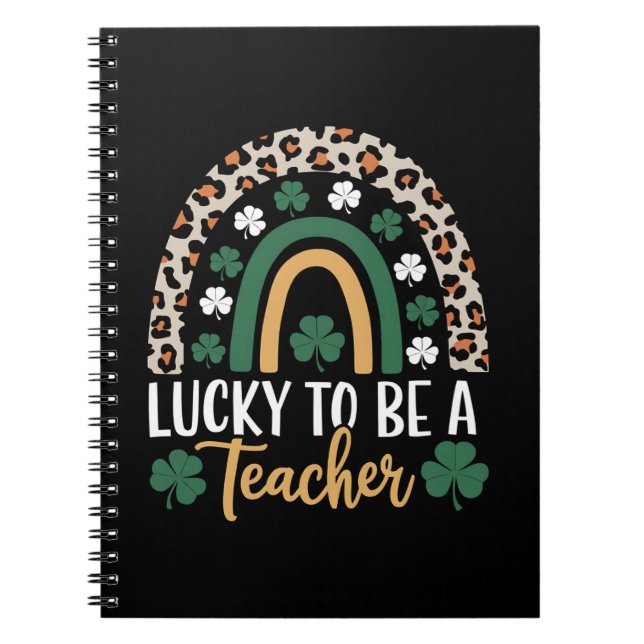 Tur att vara en lärare regnbåge St Patrick's Day Anteckningsbok (Framsidan)