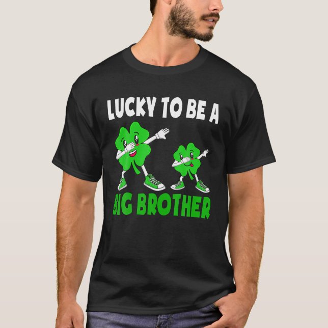 Tur att vara en storebror St patricks day. T Shirt (Framsida)