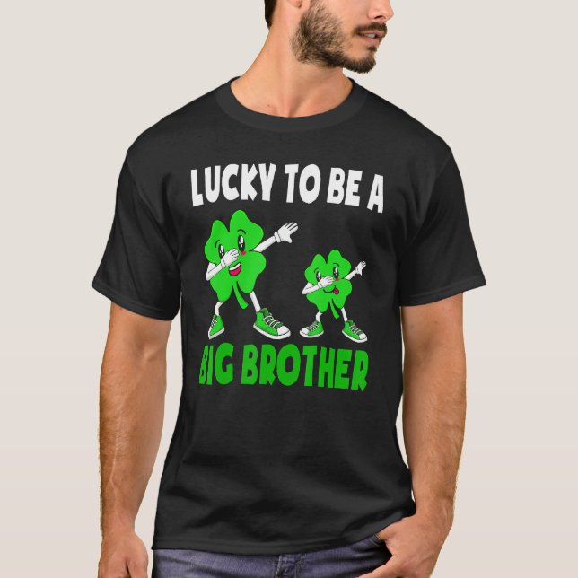 Tur att vara en storebror St patricks day. T Shirt (Framsida)