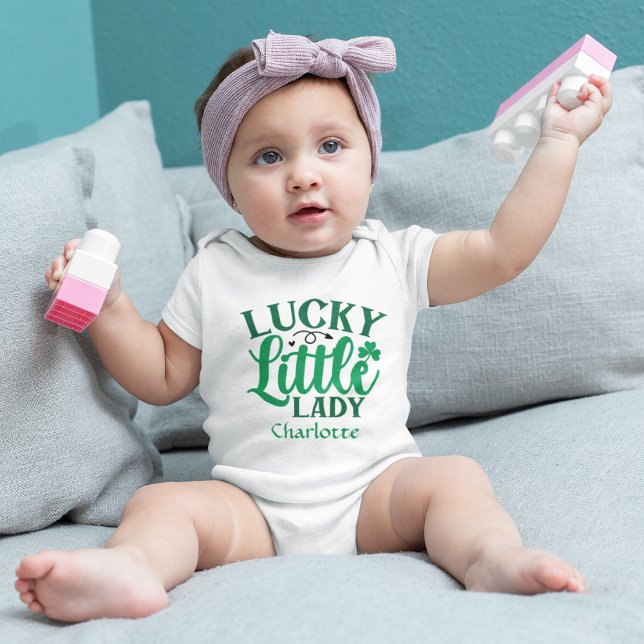 Tur Dam Lycka St Patricks Day Personlig T Shirt (Personalized  St Patricks Day Lucky Little Lady Baby Bodysuit)