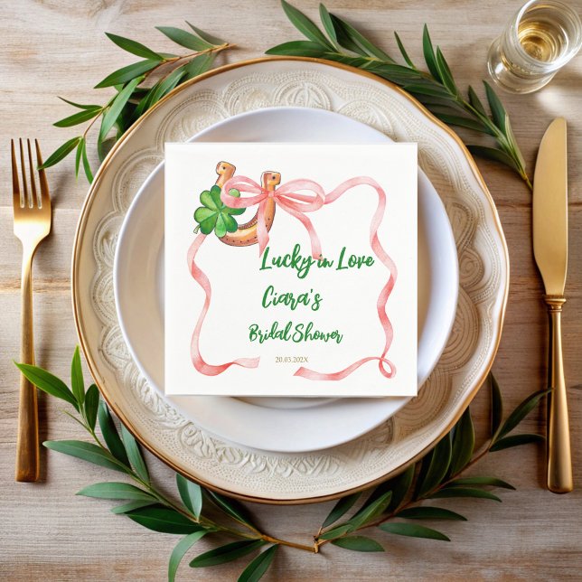 Tur i kärlek klöverbladsliten band bröllopsdusch pappersservett (Lucky in love clover leaf bow ribbon st Patrick day bridal shower monogrammed napkins)