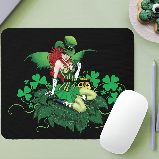 Tur Lycklig Irländsk Grön Älv Röd Hår Shamrock Musmatta (Skapare uppladdad)