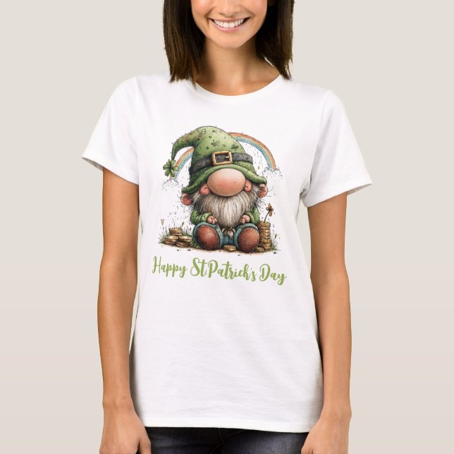 Tur lycklig lilla tomte under regnbågen t shirt (Framsida)