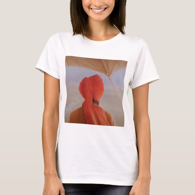 Turbaned backview med tenting tee shirt (Framsida)