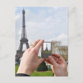 Turist i Paris Vykort