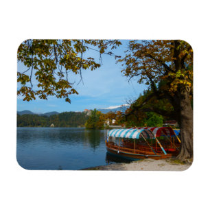 Turistbåtar i Sjö Bled på hösten Magnet