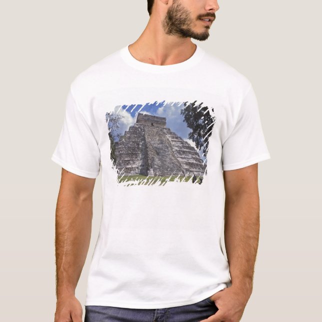 Turister går förbi en orestaurerad sida av El 2 T-shirt (Framsida)