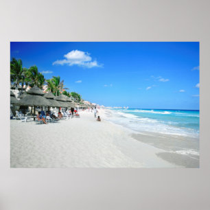 Turister som går på Cancun Beach Poster