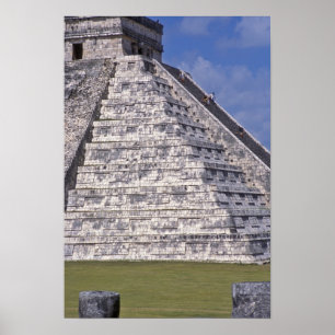 Turister som klättrar i trapporna på El Castillo, Poster