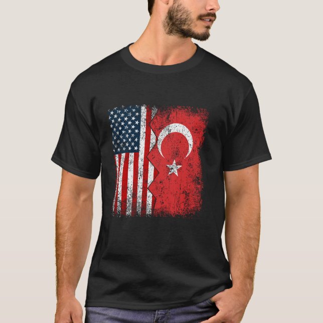 Turkiska rötter Halvamerikanskt Flagga Amerika Tur T Shirt (Framsida)