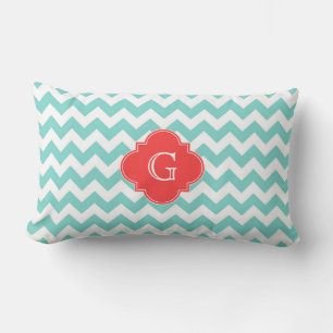 Turkos / Aqua Vit Chevron Korall Quatrefoil Monogr Lumbarkudde