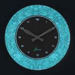 Turkos-Blommigt Faux-läder med inpräglat utseende Stor Klocka<br><div class="desc">Elegantens blommigt av sminkläder med blommigt och präglat utseende. Ett inpräglat utseende är inte en verklig utan en digital bildeffekt. Utformning är allt bilder och inte någon form av metallisk avsluta. Om du behöver hjälp med att anpassa någon av mina utformningar kontaktar du ArtOnWear-designern. Kostnadsfri textformatering med hjälp av live-hjälp...</div>