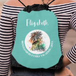 Turkos för sommarfamiljevacation gympapåse<br><div class="desc">En dragsträngssäck med snyggt har en sommarsemesterillustration på en turkosbakgrund tillsammans med ditt första namn och tillfälle i chic. Perfekt väskor till saker med roligt saker för alla på semestern. *LÄGG TILL FÖRSTA NAMN TILL BAG,  lägg till i kundvagn för varje beställd namn. MATCHING-objekt i vår samling.</div>