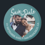 Turkos Foto Modern Kallskrift Spara Datumet Magnet<br><div class="desc">Turkos fotomodern skriftsats för magnet med datum för "save the date", med ett hjärtformat foto-fönster, djupt turkos bakgrund och handskriven skriftsats i vitt. Denna design framhäver ert förlovningsfoto medan den tydligt presenterar datum och plats för bröllopet i en djärv men ändå raffinerad färgpalett som passar både moderna och klassiska firanden....</div>