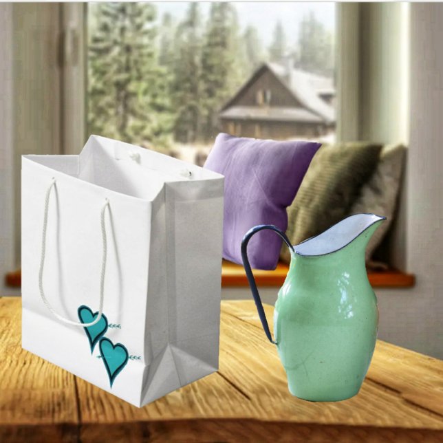 Turkos Heart & Pil (Present your gift of Love in this Turquoise Heart & Arrow Medium Gift Bag!)