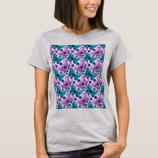 Turkos och lila fjäril blommönster t shirt