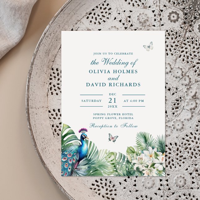 Turkos Påfågel Tropiska Blommor Fjäril Bröllop Inbjudningar (Teal Peacock Tropical Flowers Butterfly Wedding Invitation on a boho ceramic plate.)