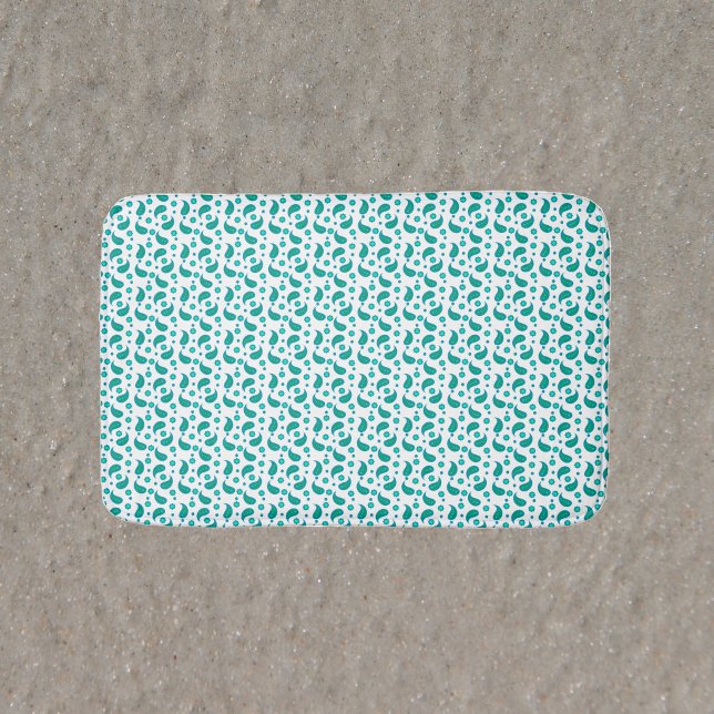 Turkos Paisley-mönster • Elegant Blommig Boho Badrumsmatta (A bathmat with a pretty floral boho paisley design done in blue and green.)
