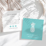 Turkos Pineapple Fyrkantigt Visitkort<br><div class="desc">affärskort med kvadratiska eleganter har en vit ananas-illustration på en pulserande tropisk baksida med två linjer anpassningsbar i vitt. Lägg till kontaktinformationen på baksidan. Innehåller tre social-medieikoner i matchningen av robins äggblått och en fält för ditt användarnamn.</div>