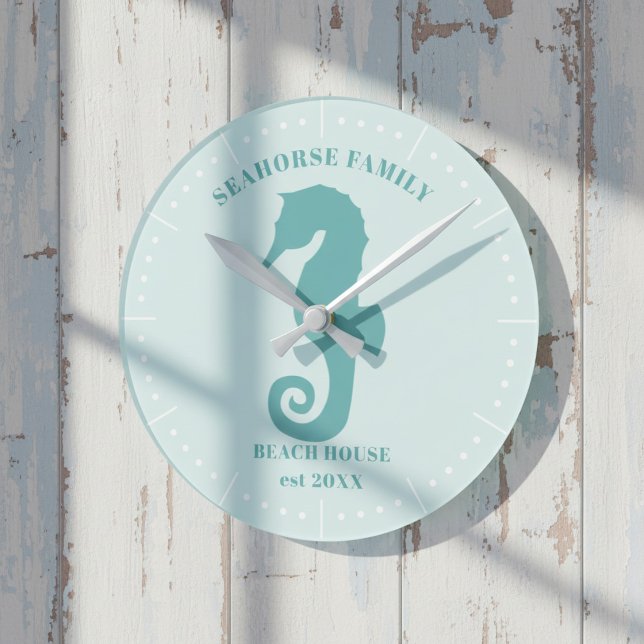 Turkos Sjöstjärna Strandhus År Est Vägglocka Rund Klocka (A fun clock for your beach house featuring a seahorse silhouette. Just add your name and year)