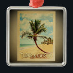 Turks Caicos Vintage resor Ornament Handflatan Trä<br><div class="desc">En coola vintage stil Turks Caicos-prydnadsämne med handflatan träd på en sandstrand med blå himmel och hav.</div>