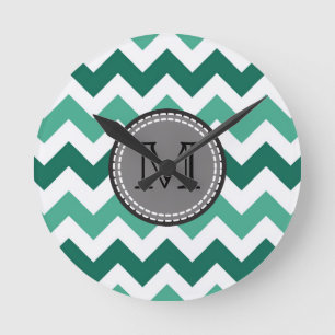 Turkvoise och Mint Chevron Zigzag Monogram Rund Klocka