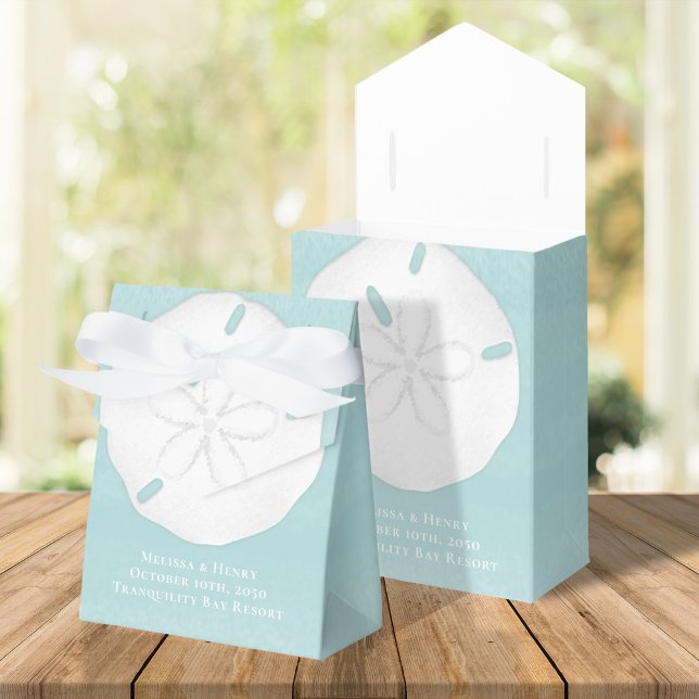 Turquise Beach Tropical Sand Dollar Presentaskar (Beach tropical wedding sand dollar favor box with bride and groom initial monogram.)