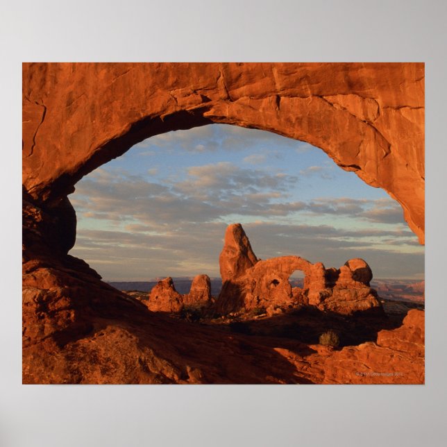 Turret Arch genom North Window, Arches Poster (Framsidan)