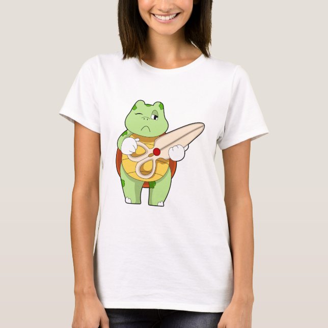 Turtle as Hairdresser with Scissors T Shirt (Framsida)
