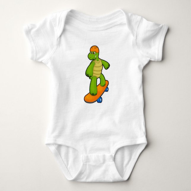 Turtle as Skateboarder with Skateboard & Helmet T Shirt (Framsida)