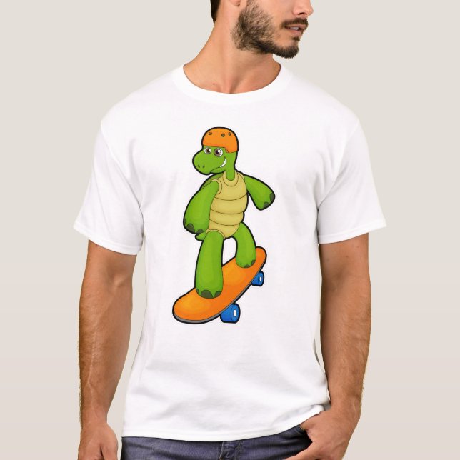 Turtle as Skateboarder with Skateboard & Helmet T Shirt (Framsida)