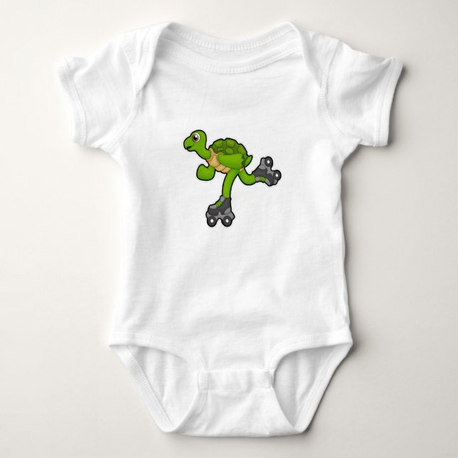 Turtle as Skater with Roller skates T Shirt (Framsida)