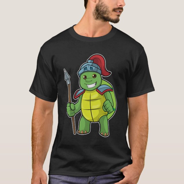 Turtle as Warrior with Spear & Helmet T Shirt (Framsida)