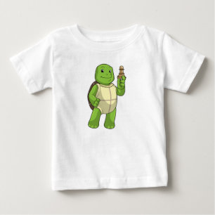 Turtle at Chess with Chess biet Pawn T Shirt