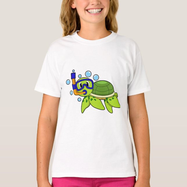 Turtle at Diving with Snorkel T Shirt (Framsida)