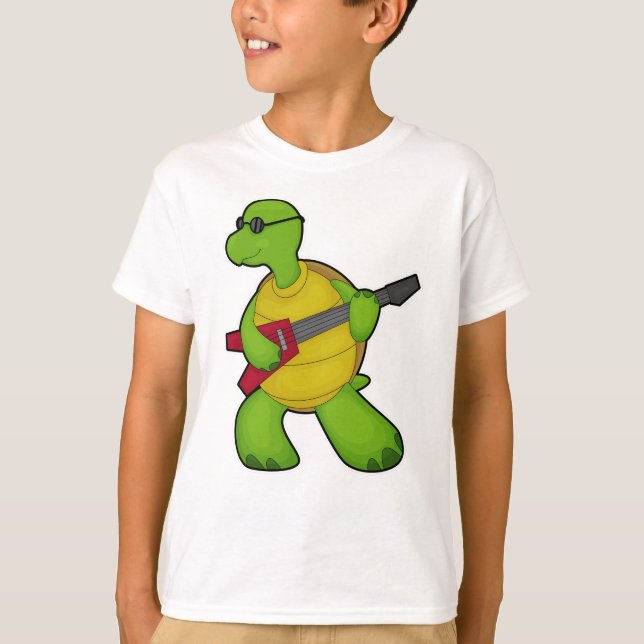 Turtle at Music with Guitar & Sunglasses T Shirt (Framsida)
