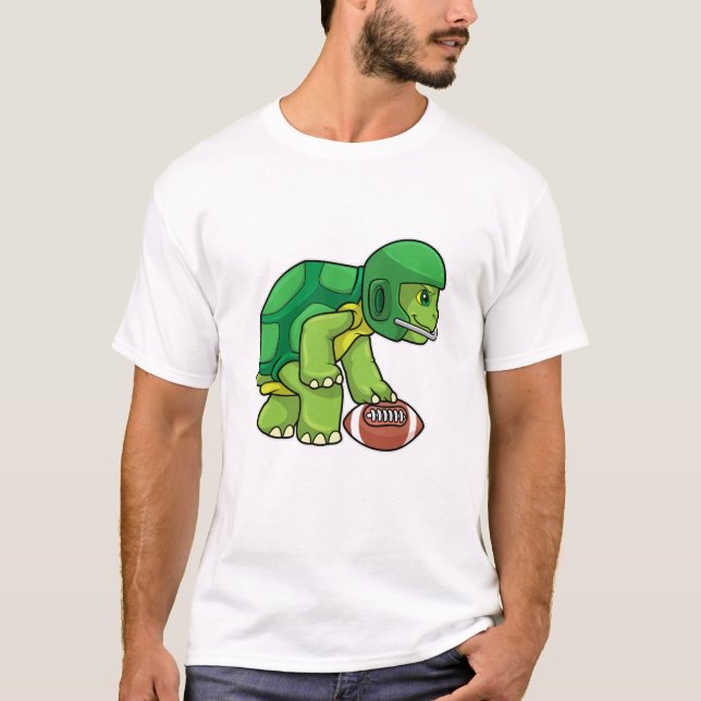 Turtle at Sports with Football & Helmet T Shirt (Framsida)