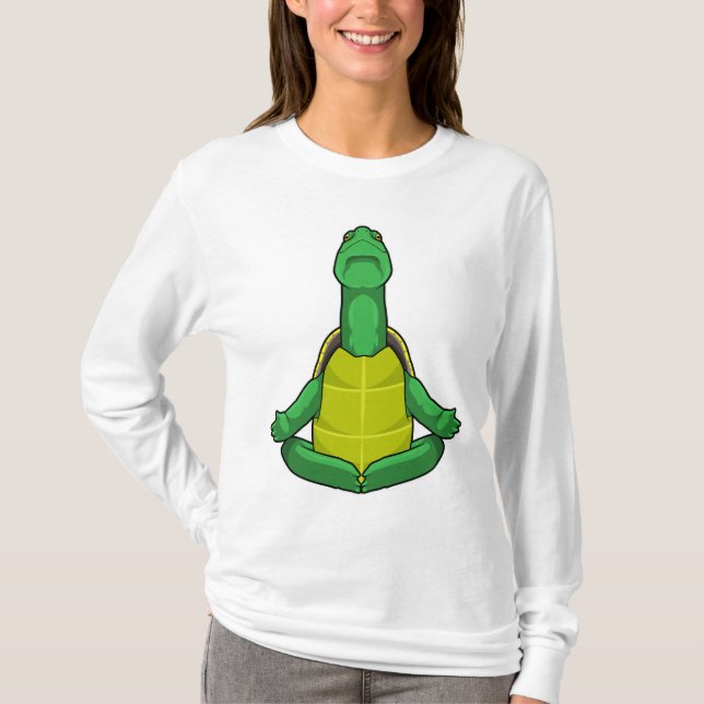 Turtle at Yoga Meditation T Shirt (Framsida)