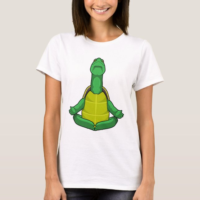 Turtle at Yoga Meditation T Shirt (Framsida)