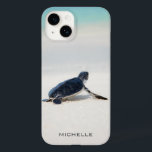 Turtle Beach Journey Personlig Namn | Natur<br><div class="desc">Den här designen har en sköldpadda från baby skapar att den är på väg till havet efter att den är född. Anpassa genom att redigera texten i textrutan eller ta bort text utan namn. #sköldpadda #sjöliv #oceans #sälsljud #leatherback #sjöliv #personlig #iPhonecase</div>