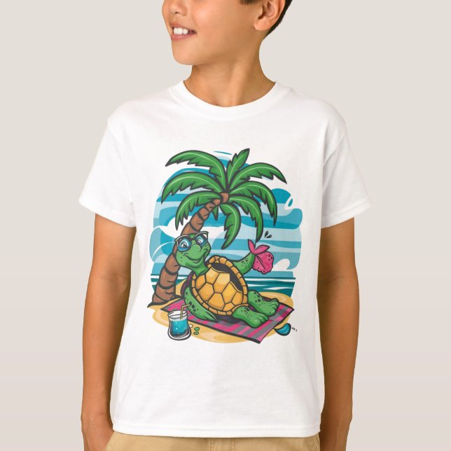 Turtle Chilling by the Beach T Shirt (Framsida)
