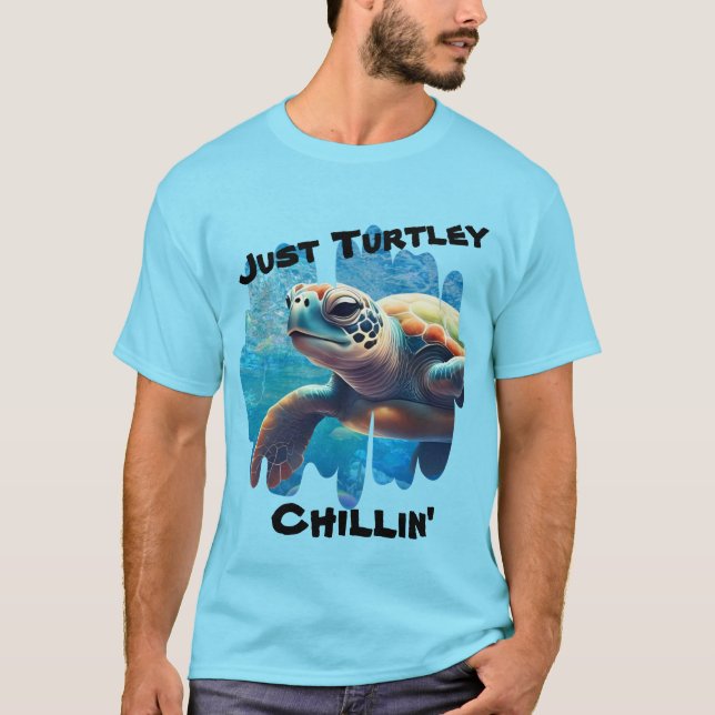 Turtle Chillin'Sea Turtle Close T-Shirt (Framsida)